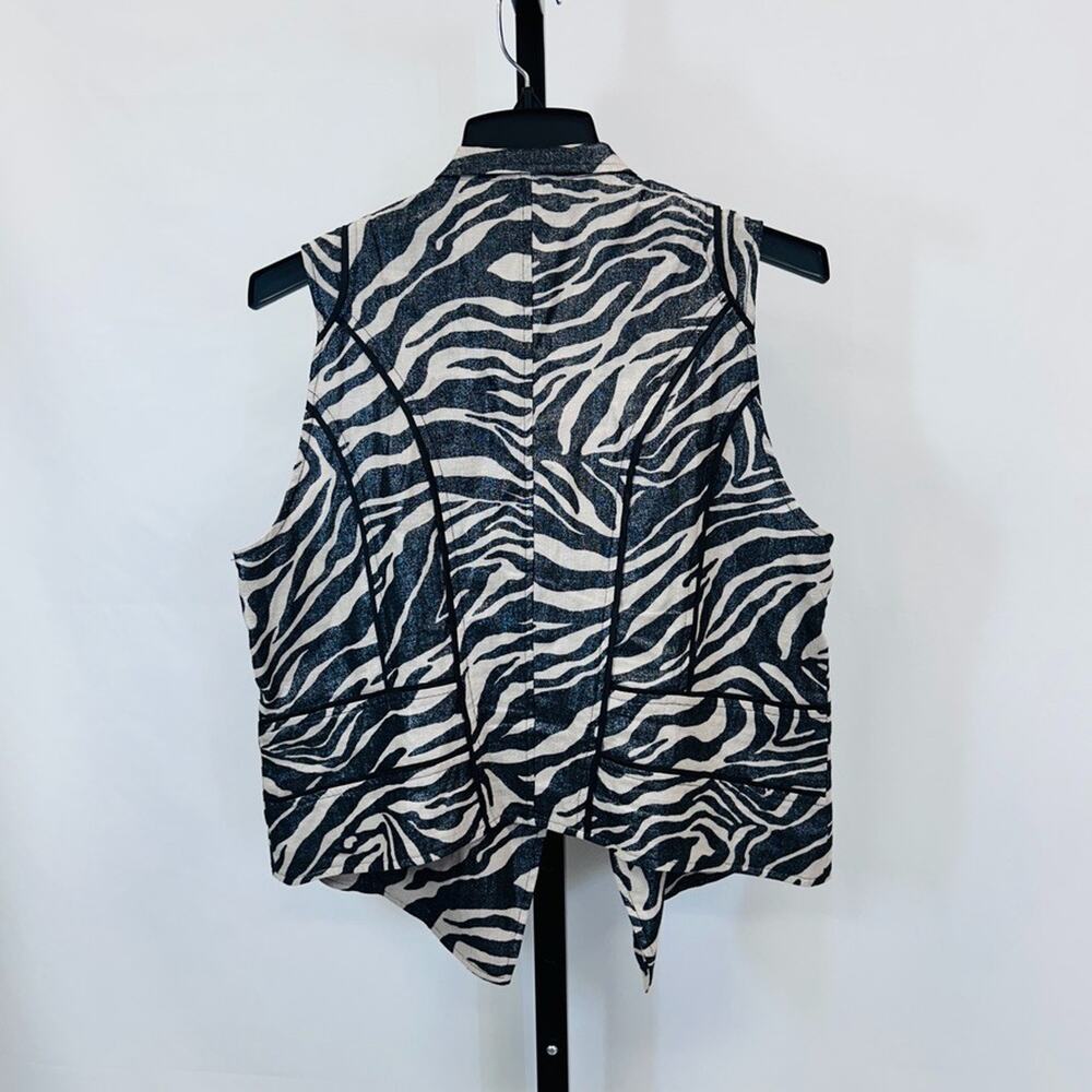 Chico's Women Size S (1) Zebra Print Vest Pockets Black Cream - Picture 3 of 3